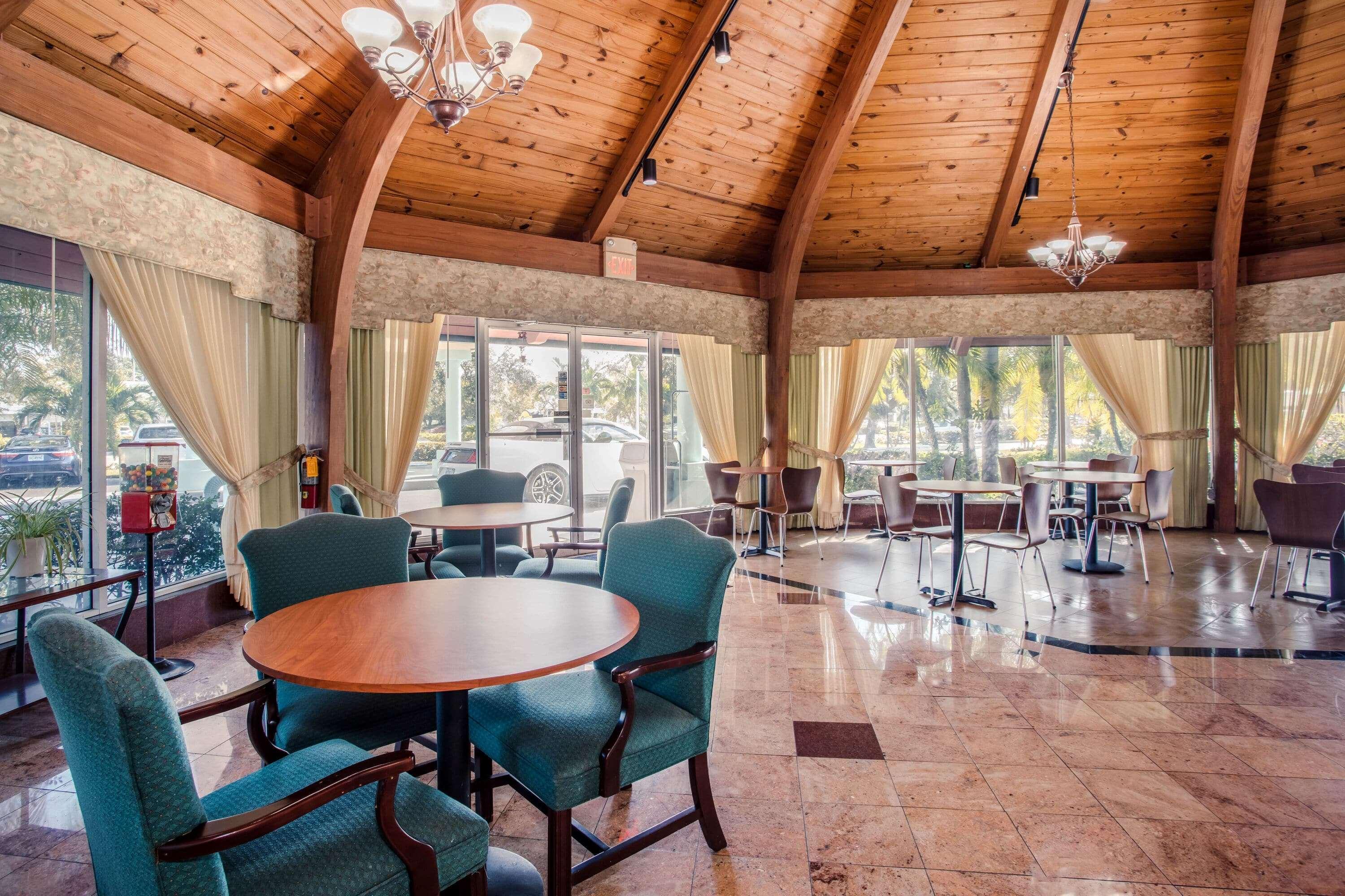 Super 8 By Wyndham North Palm Beach Eksteriør billede